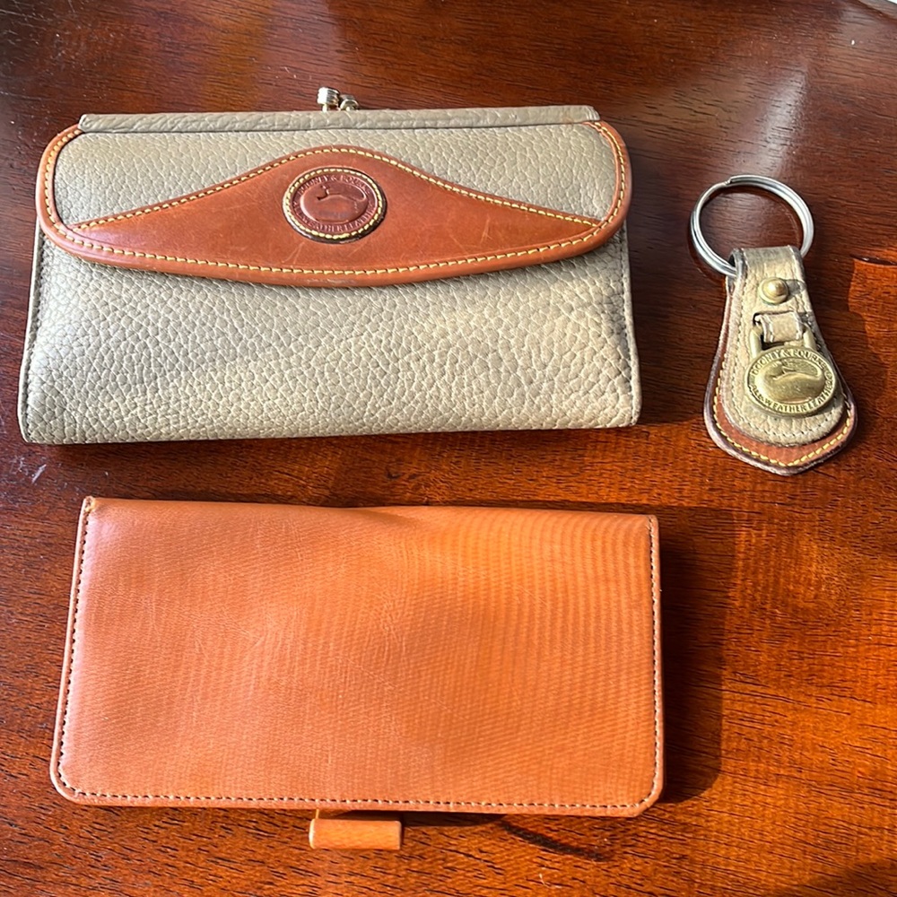 Vintage Dooney and Bourke Pebbled Leather wallet, checkbook cover and ke…